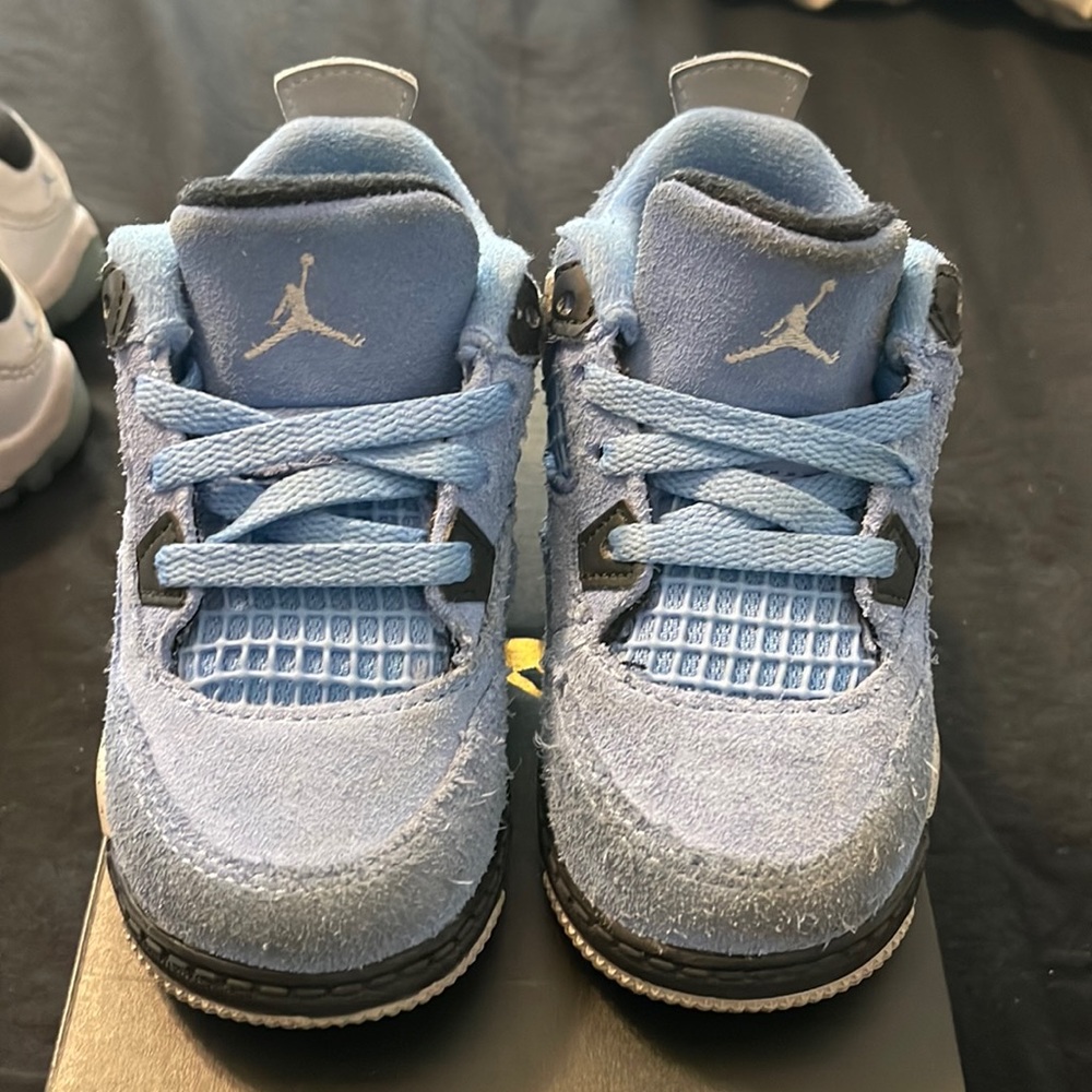 Nike Air Jordan 4 Retro University Blue 6C